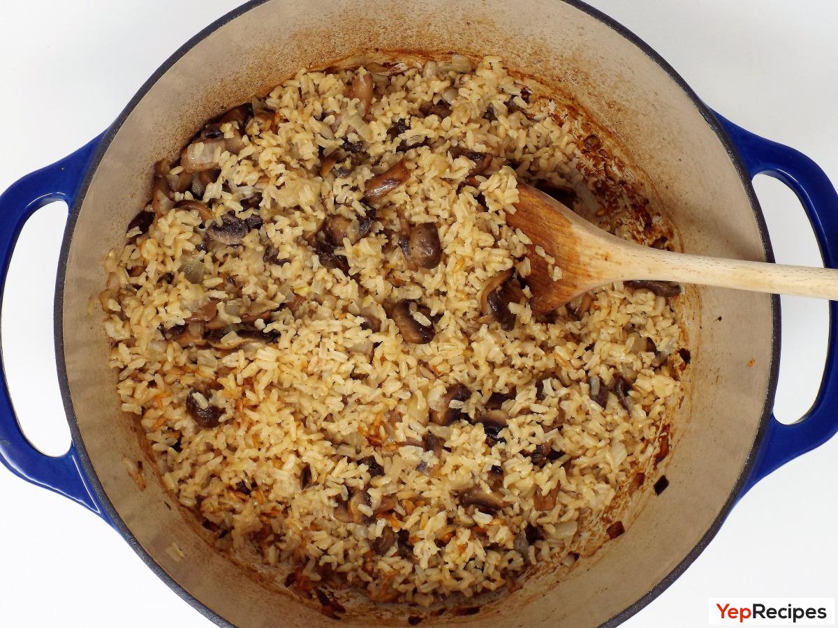 Baked Brown Rice with Mushrooms and Onions Recipe | YepRecipes