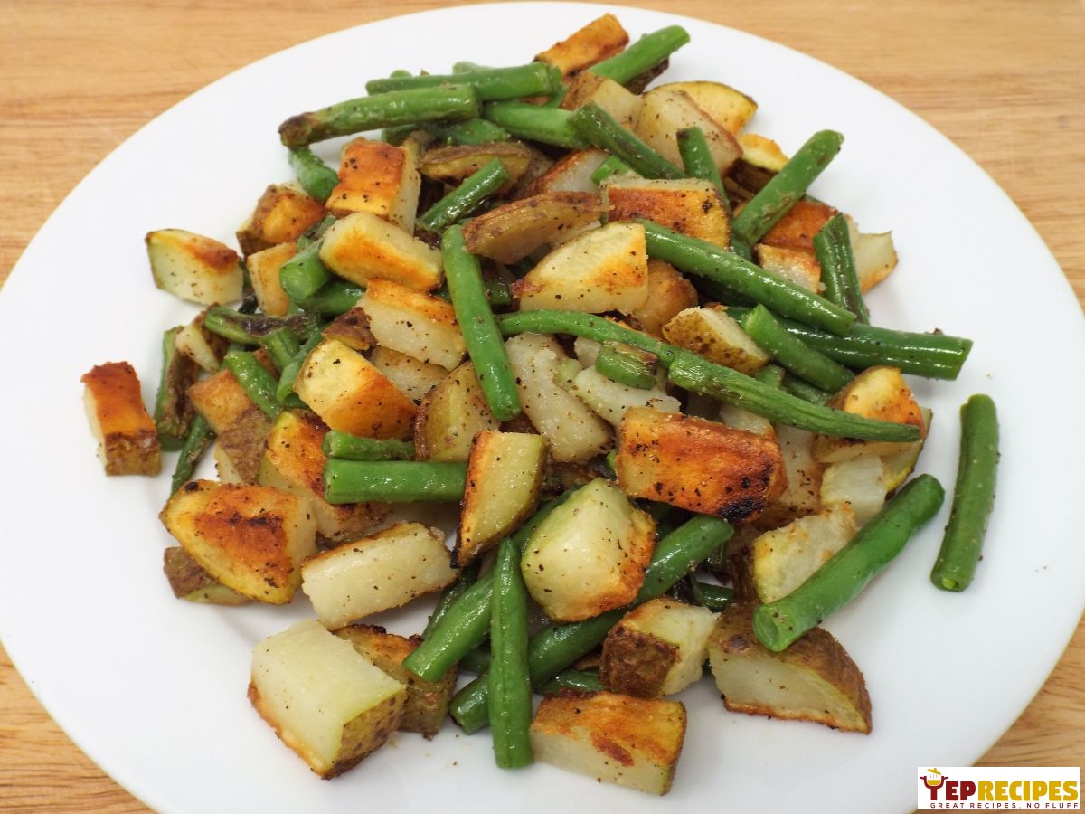 Skillet Potatoes and Green Beans recipe
