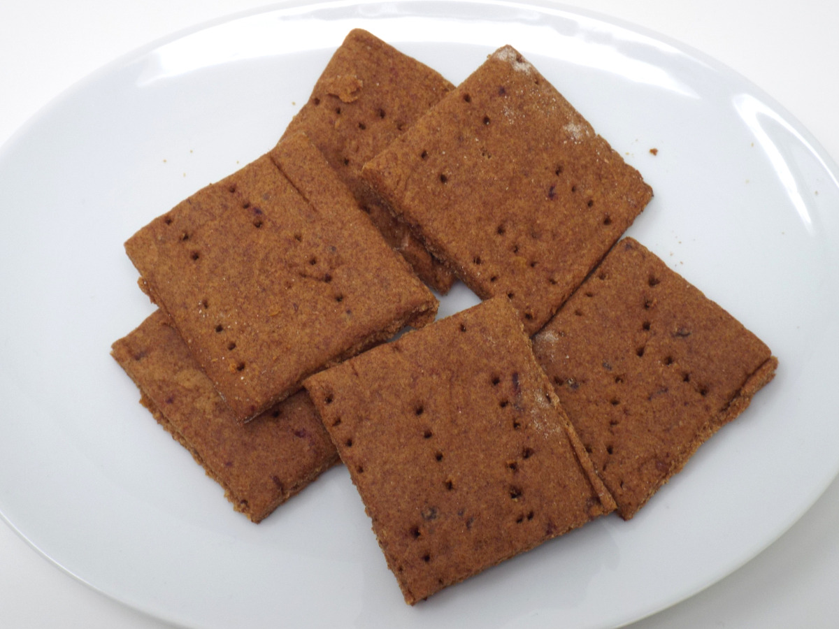 Cinnamon Date Graham Crackers recipe