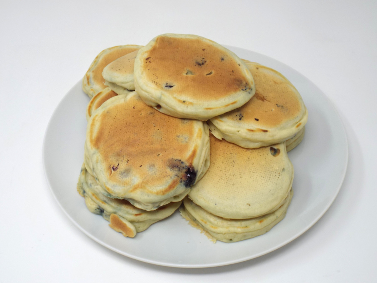 Greek Yogurt and Blueberry Pancakes recipe