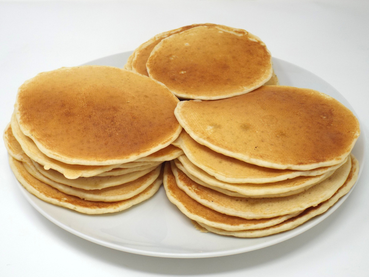 Thin Lemon Vanilla Pancakes recipe