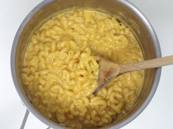 Sour Cream and Garlic Mac and Cheese