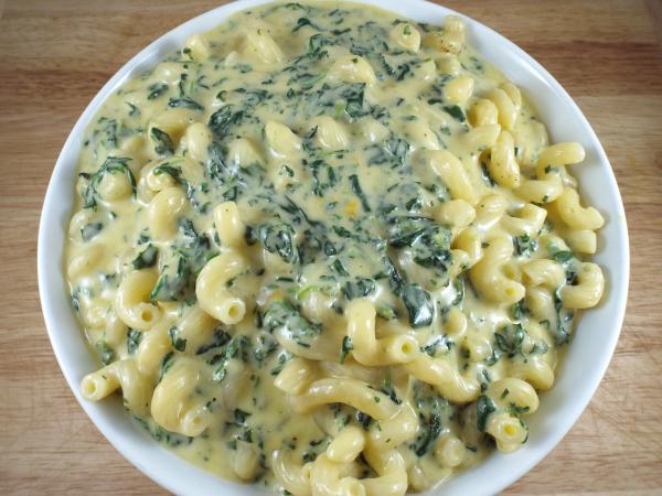 Creamy Macaroni and Cheese with Spinach