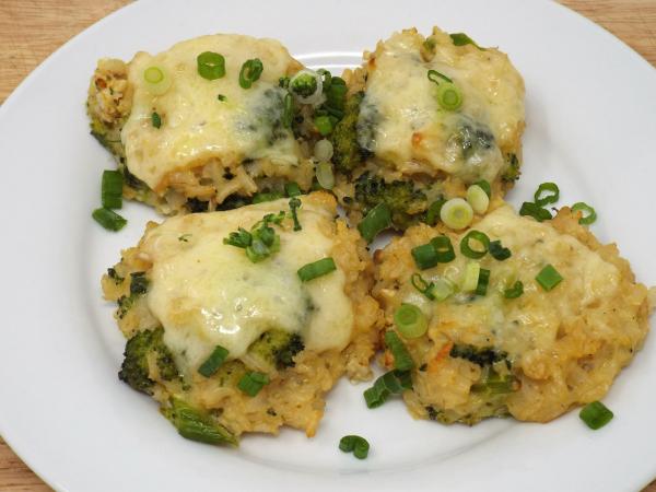 Broccoli & Cheese Brown Rice Cakes recipe