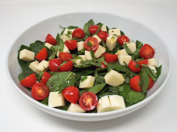 Spinach Caprese Salad