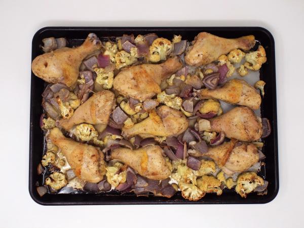 Roasted Chicken Drumsticks with Cauliflower and Red Onion