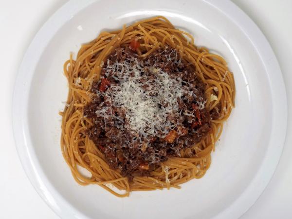 Makaronia me Kima (Greek Spaghetti and Meat Sauce)