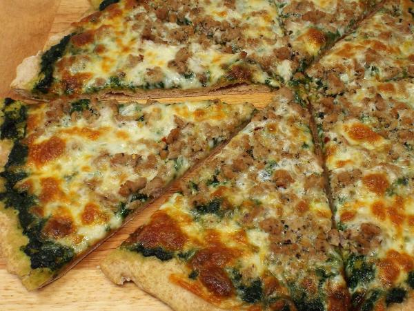 Spinach Pesto and Turkey Sausage Pizza