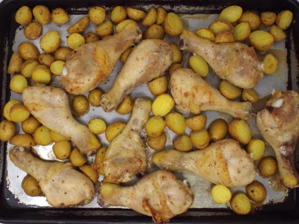 Sheet Pan Garlic Chicken Drumsticks and Baby Potatoes