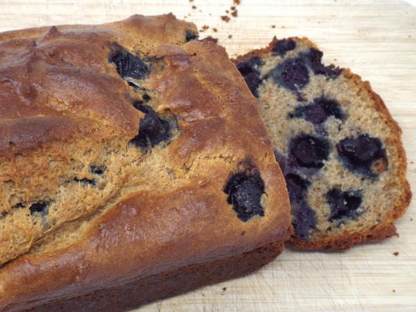 Whole Wheat Blueberry and Yogurt Muffin Bread