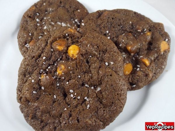 Chocolate and Salted Caramel Chip Cookies