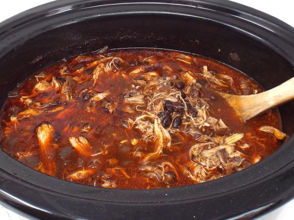 Easy Slow Cooker Chicken and Black Bean Soup