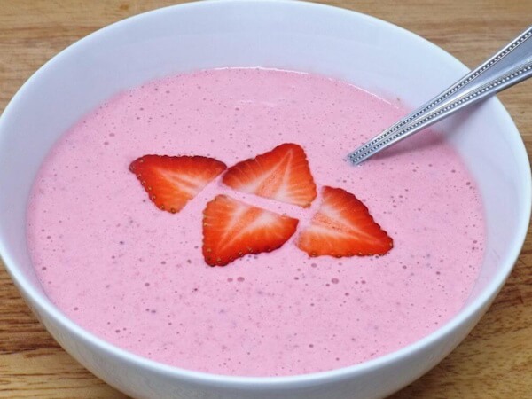 Super Easy Chilled Strawberry Soup