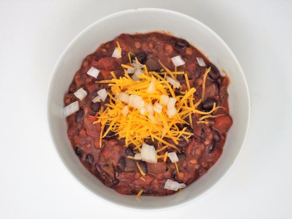 Slow Cooker Black Bean and Farro Chili